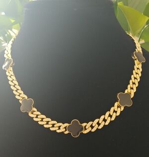 Elegant Gold and Black floral Necklace